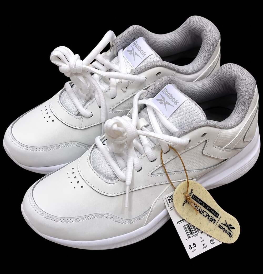 Reebok Walk Ultra 7 DMX Max Size 8.5 White Walking Shoes